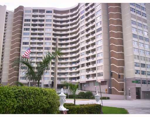 3180 S OCEAN DR # 318 - Image 13508924